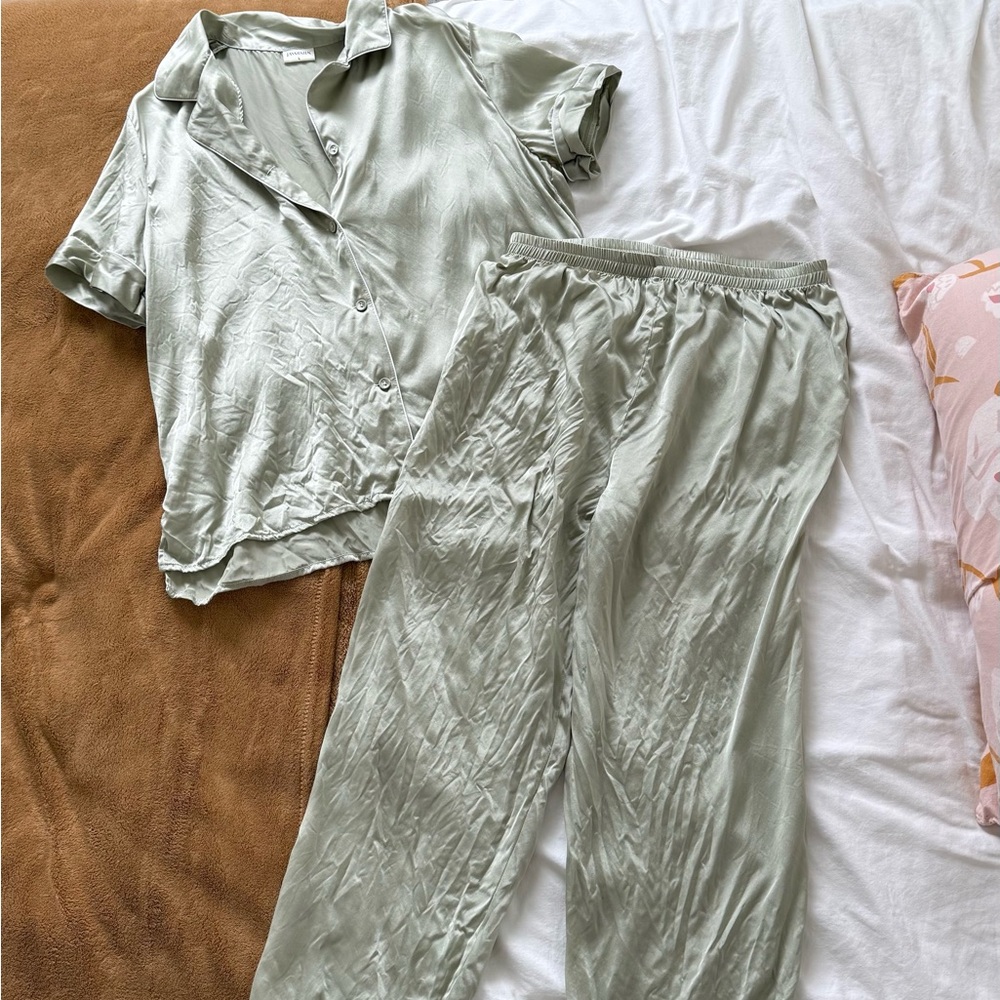 100% Silk Sage Green Women's Pajama Set